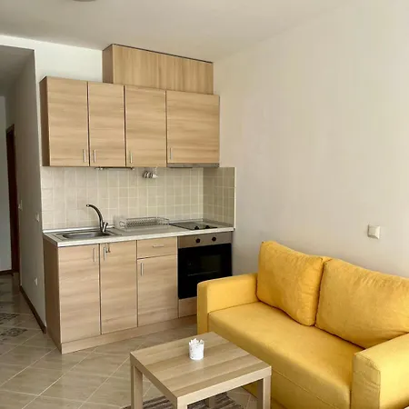 Apartament D02 *